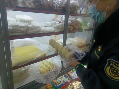 筑牢春節食品安全防線 —— 東華鎮市場監管所開展豆制品小作坊專項監督檢查